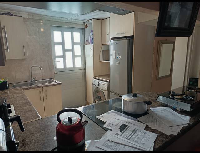 3 BEDROOM FREEHOLD FOR SALE IN MANDELA PARK